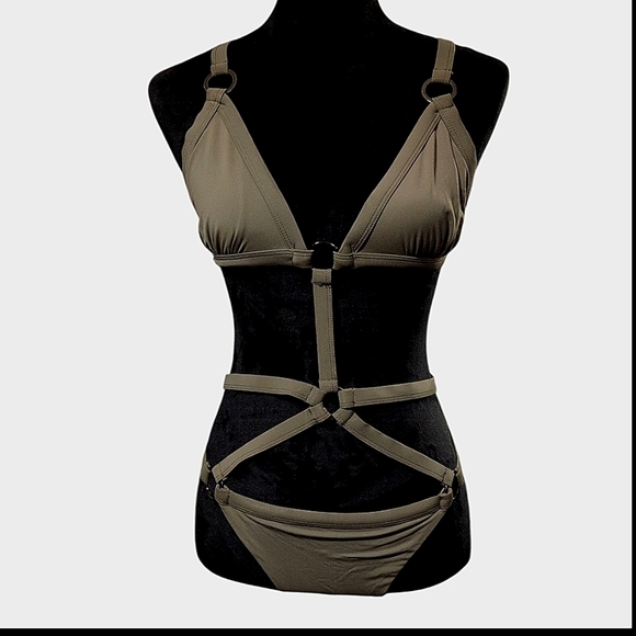 Feather11 Wild All Vacation Cutout One Piece Swimsuit
